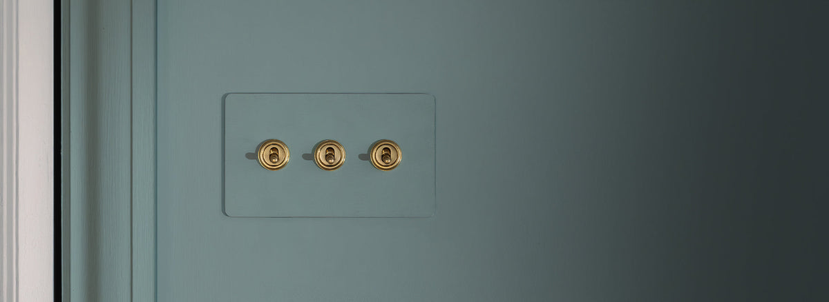 Paintable antique brass - black inserts
