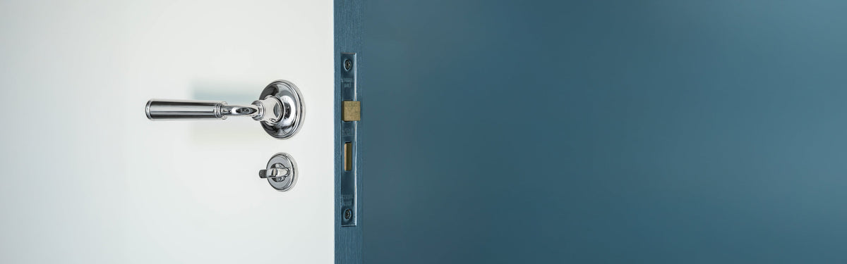 Polished nickel hardware